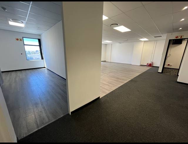 374M² OFFICE TO LET IN MILNERTON CENTRAL